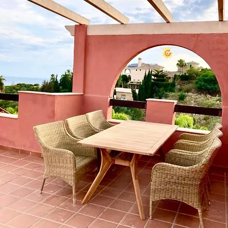 Stylish Comfortable In A Penthouse With Sea And Pool View